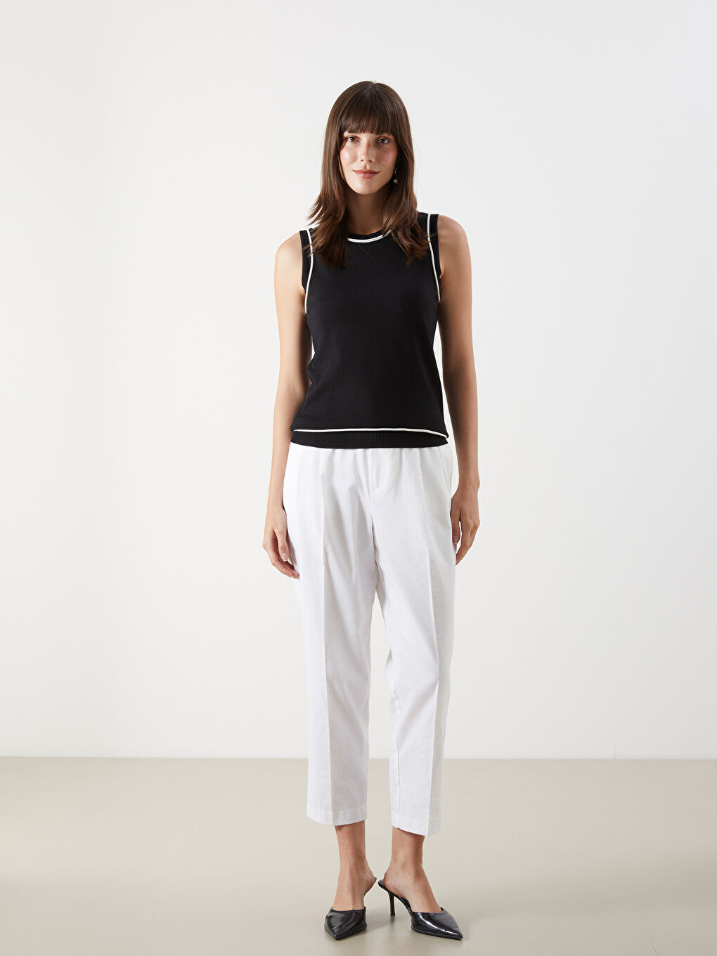 Siyah Bisiklet Yaka Kadın Triko Atlet-2