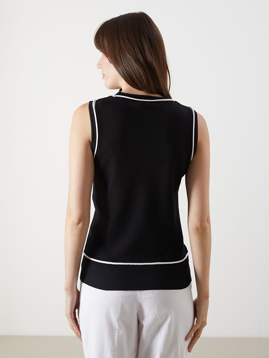 Siyah Bisiklet Yaka Kadın Triko Atlet-4