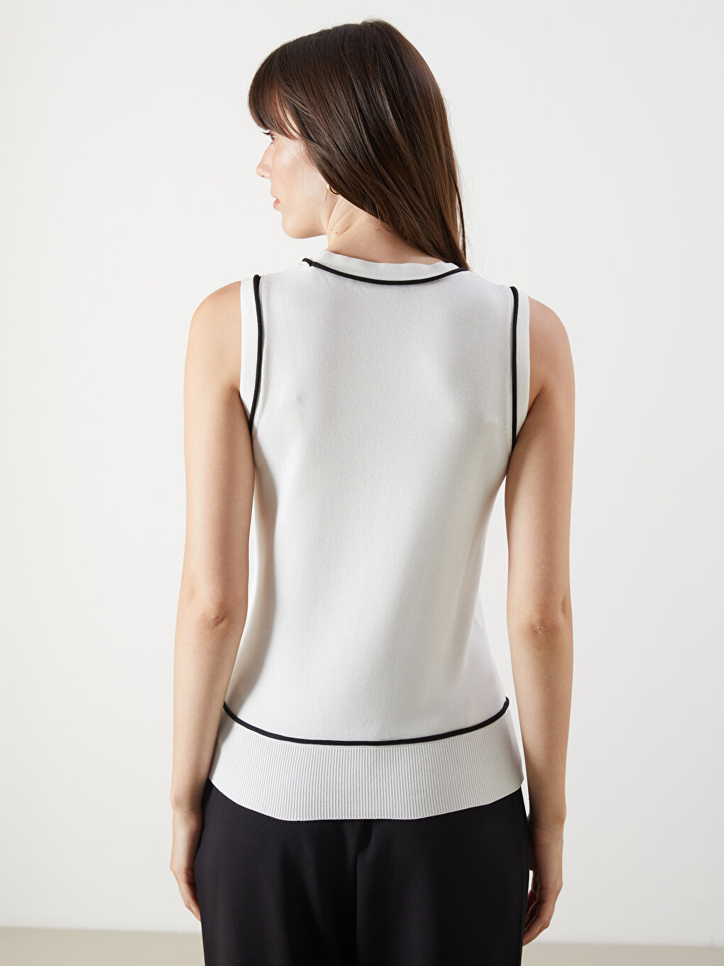 Ekru Bisiklet Yaka Kadın Triko Atlet-3