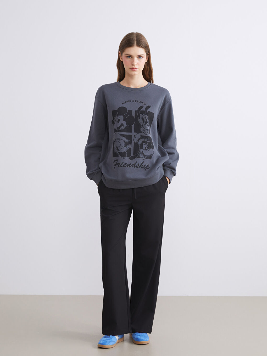 Mickey and Friends Printed Oversize Women's Thick Sweatshirt-1
