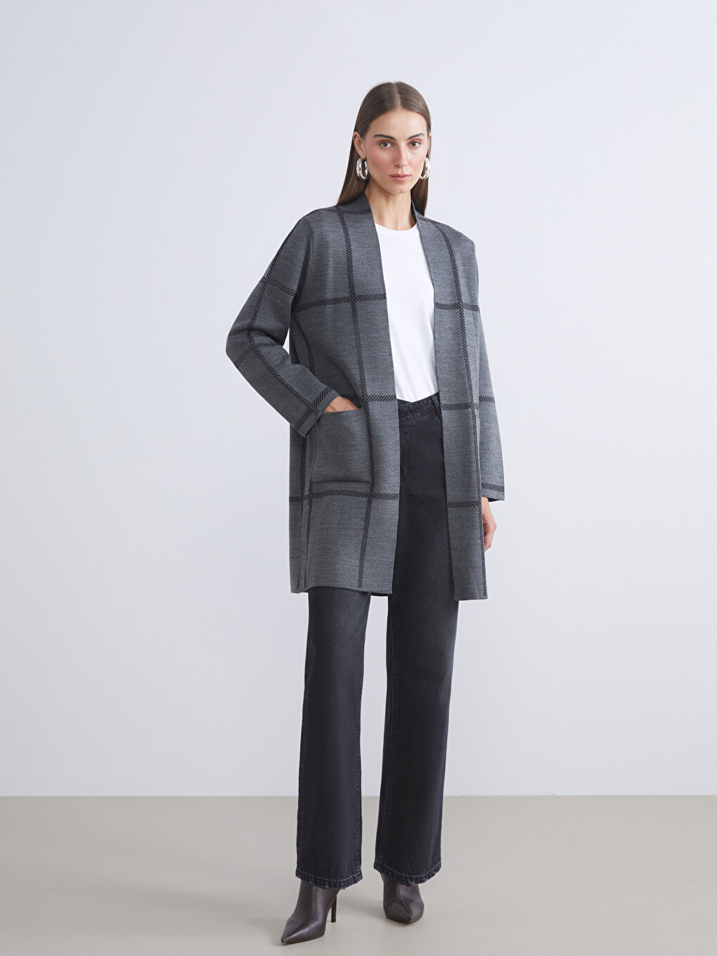 Antrasit Şal Yaka Ekose Kadın Triko Hırka-2