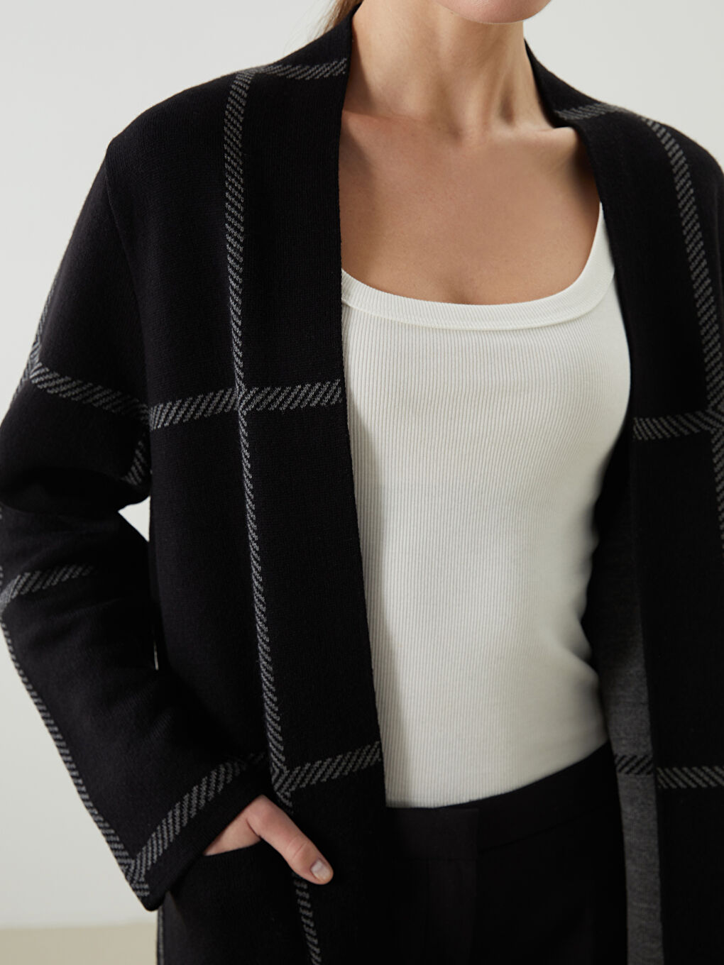 Siyah Şal Yaka Ekose Kadın Triko Hırka-3