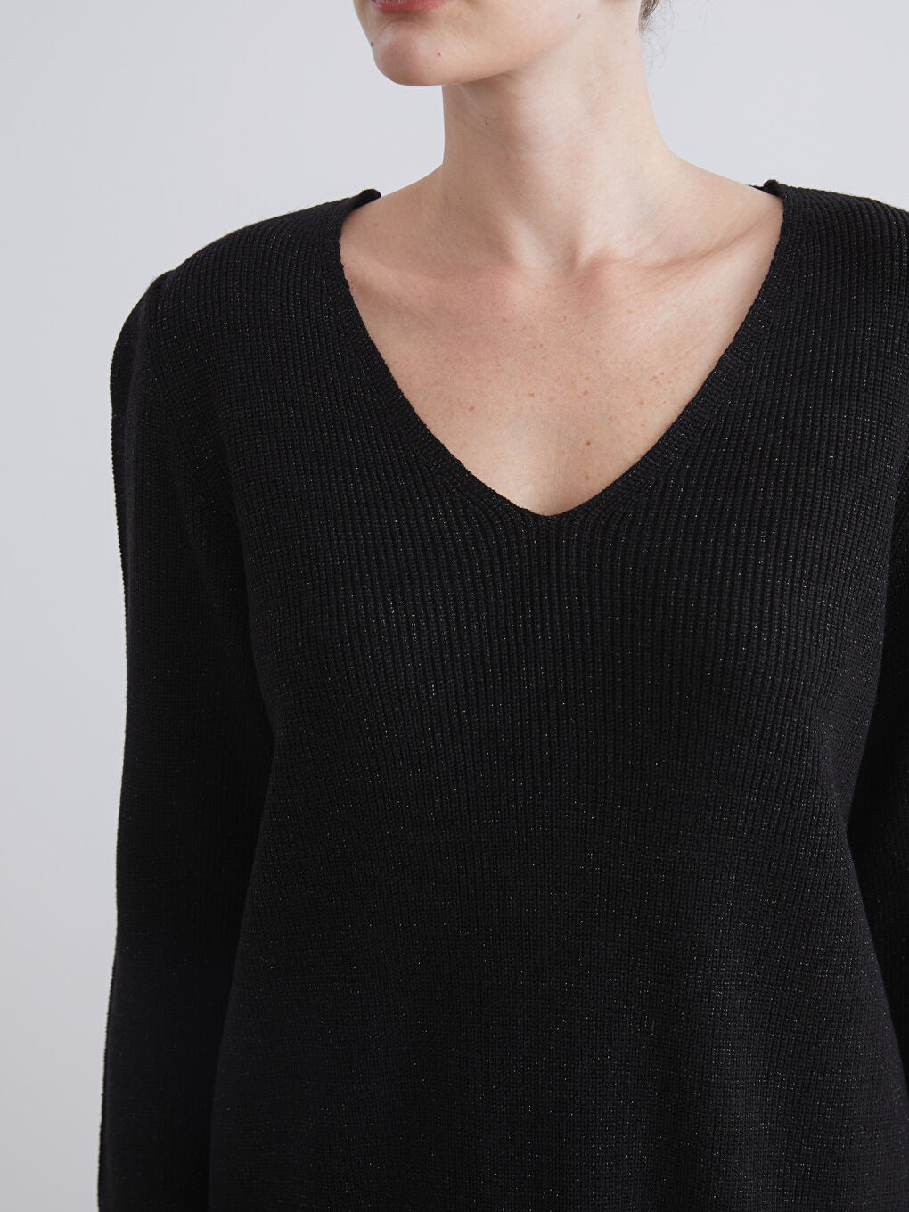 Siyah V Yaka Kadın Triko Kazak-2