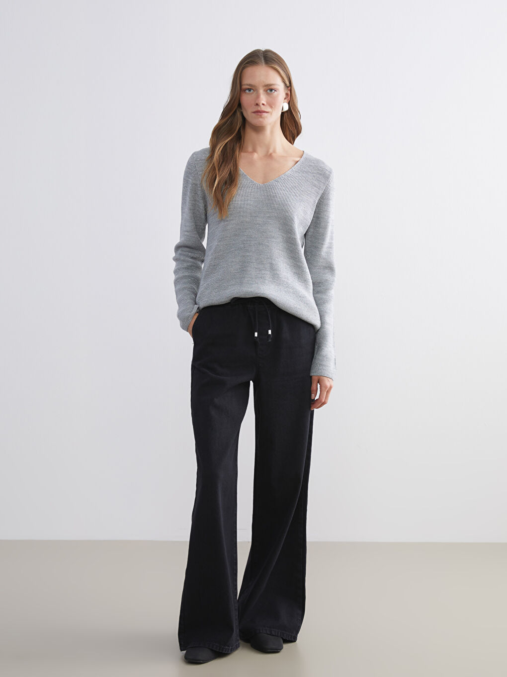 Gri V Yaka Kadın Triko Kazak-1