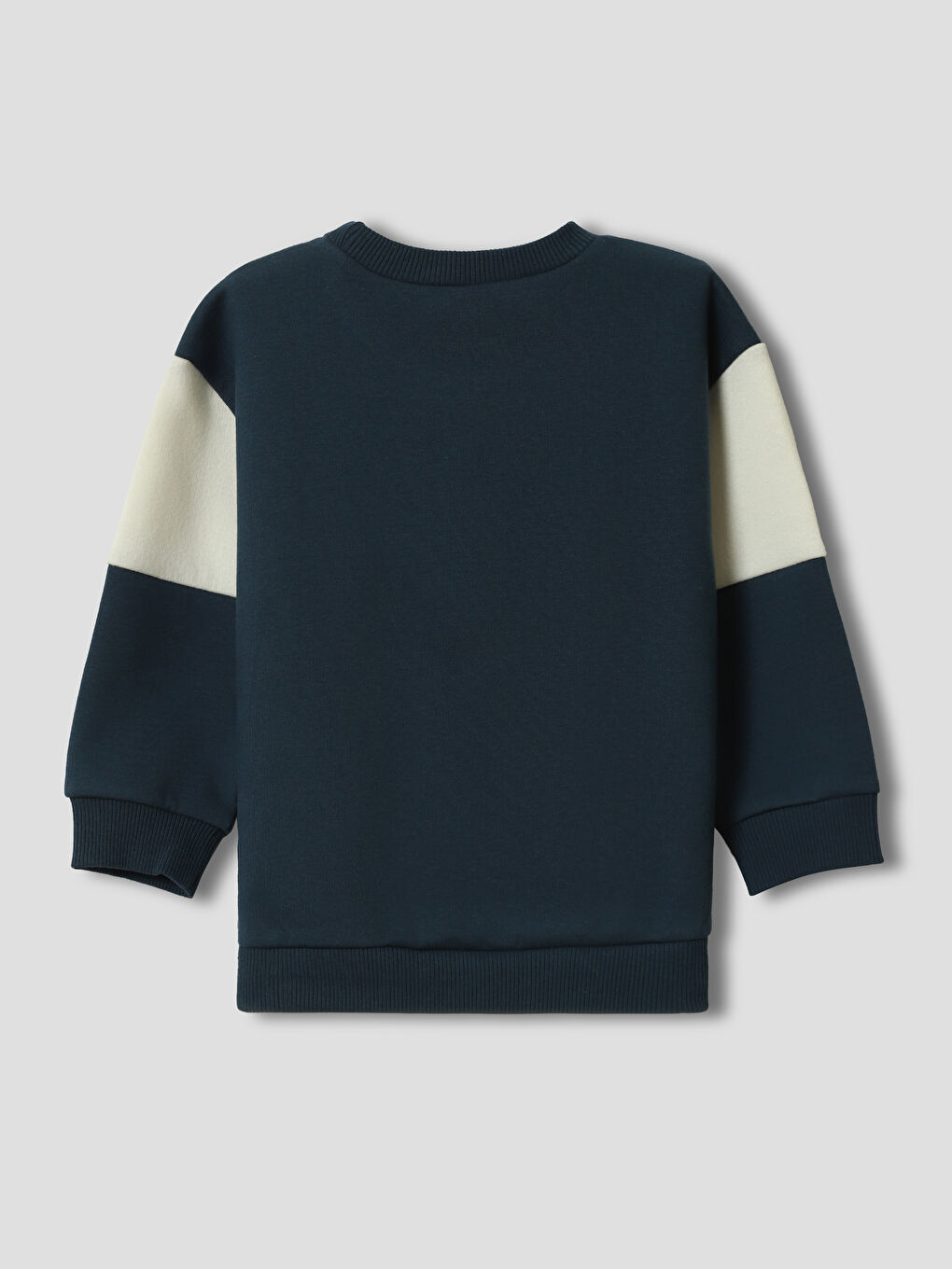 كنزة رياضية للأولاد بطبعة نصية-1