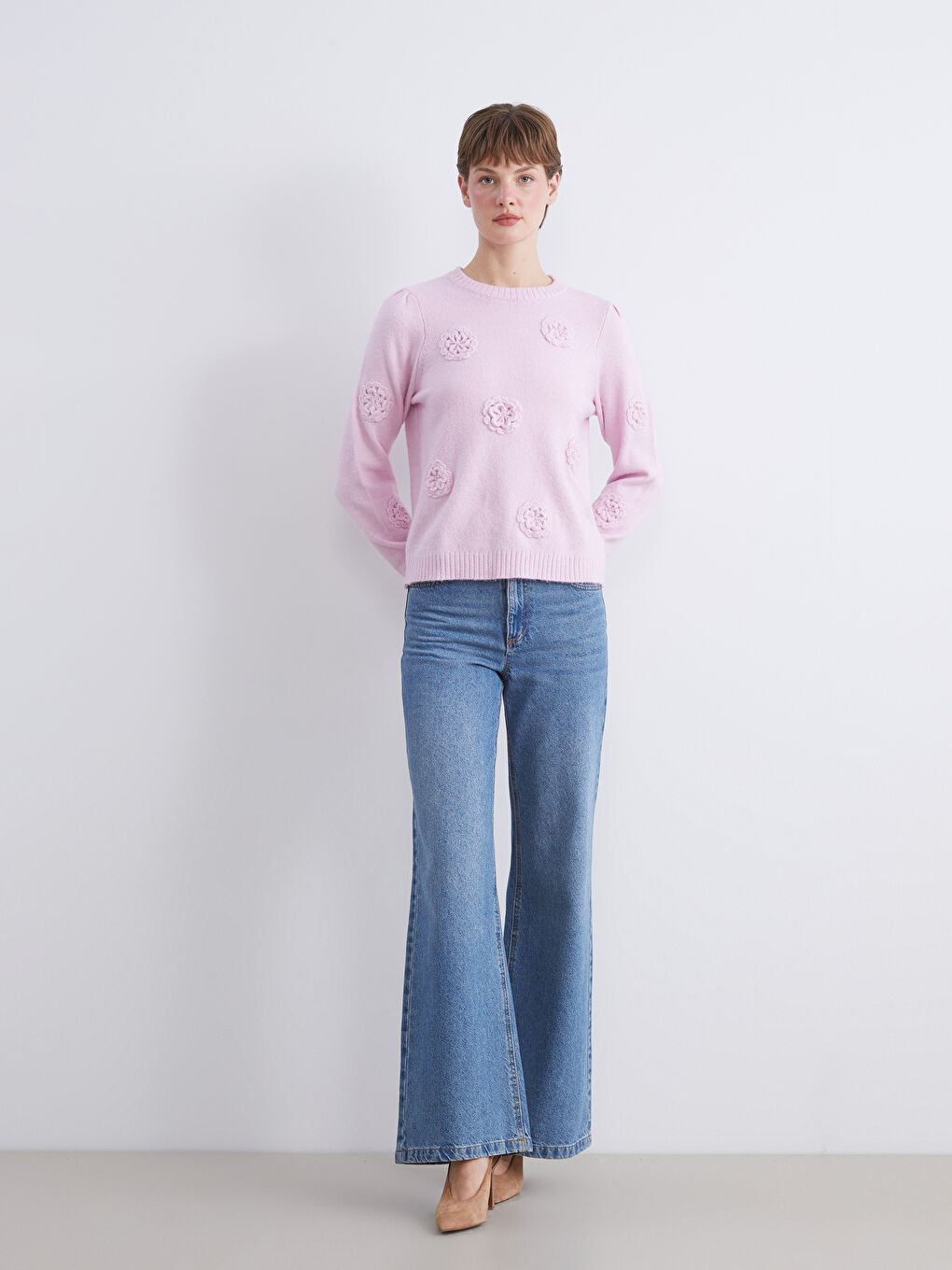 Crew Neck Floral Embroidered Women's Knitwear Sweater-1