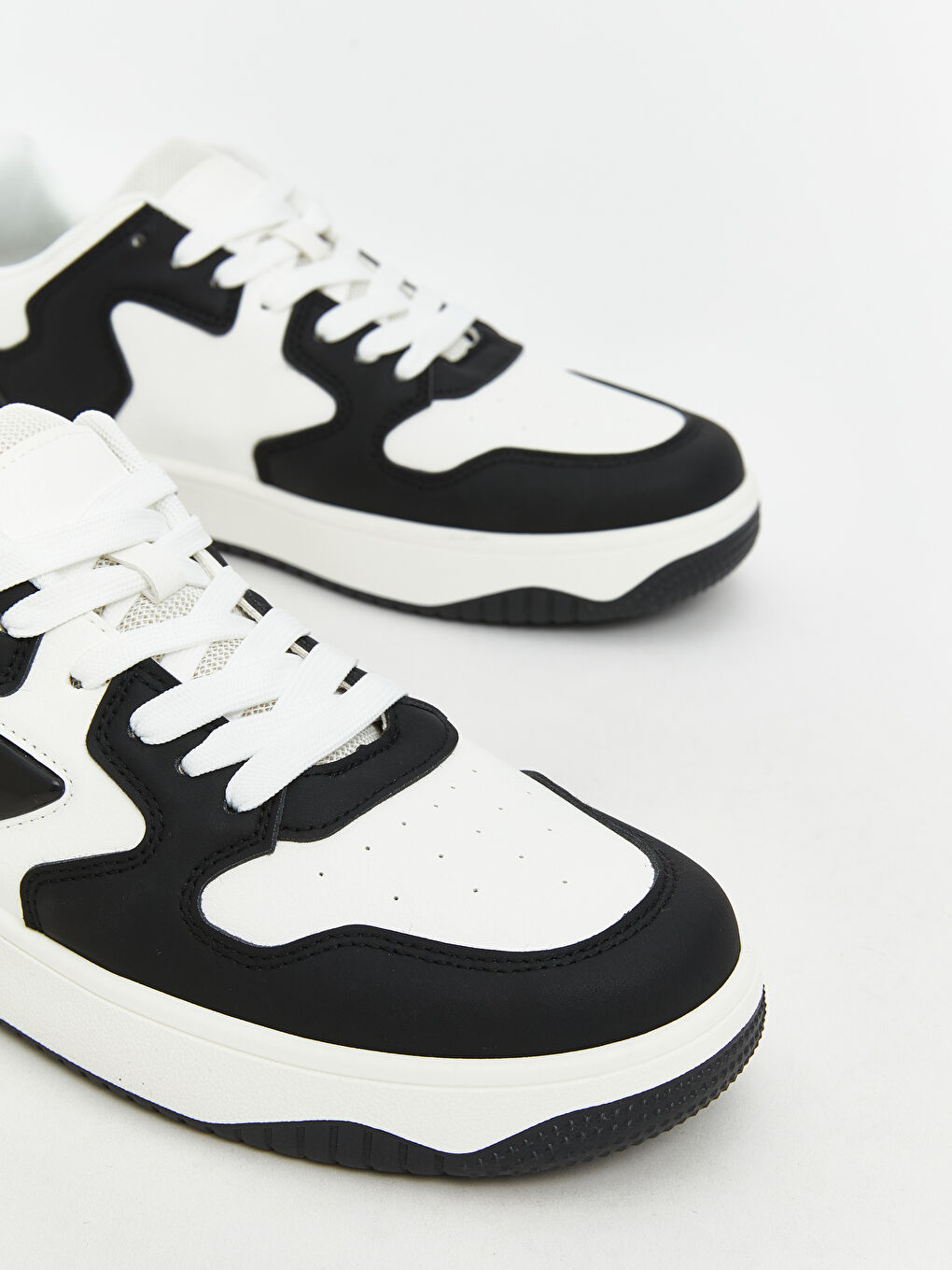 Lace-Up Men's Sneakers-2