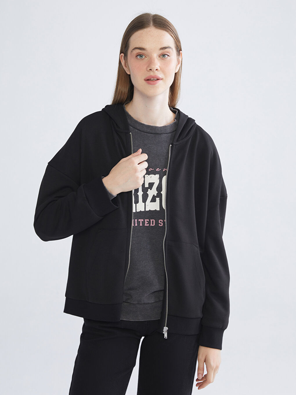 Siyah Kapüşonlu Kadın Fermuarlı Sweatshirt