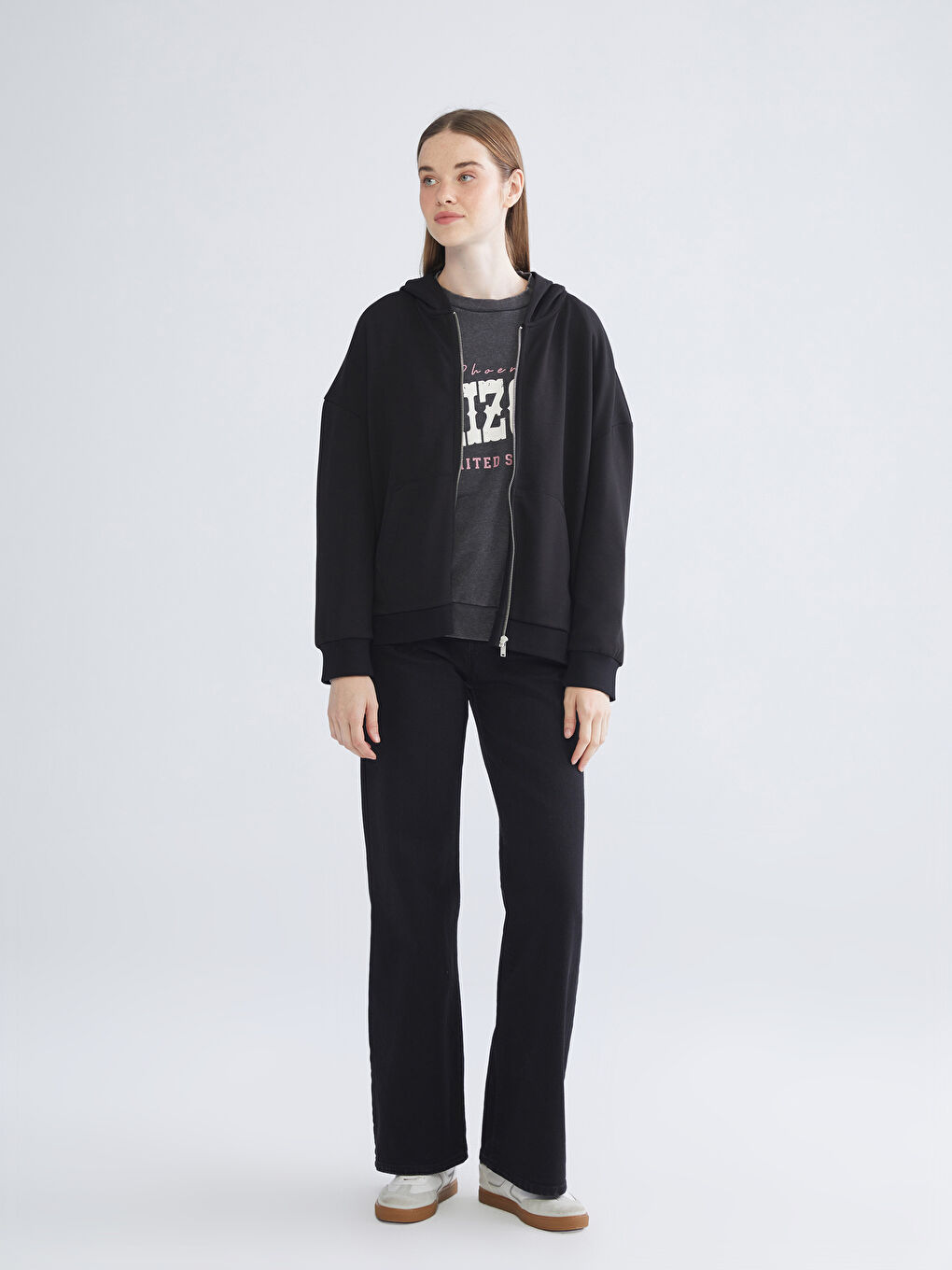 Siyah Kapüşonlu Kadın Fermuarlı Sweatshirt-1