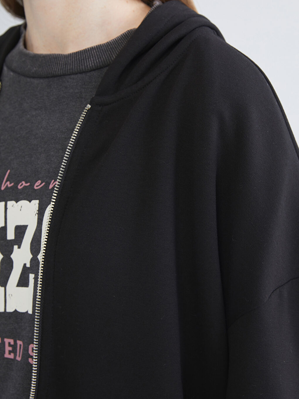 Siyah Kapüşonlu Kadın Fermuarlı Sweatshirt-2