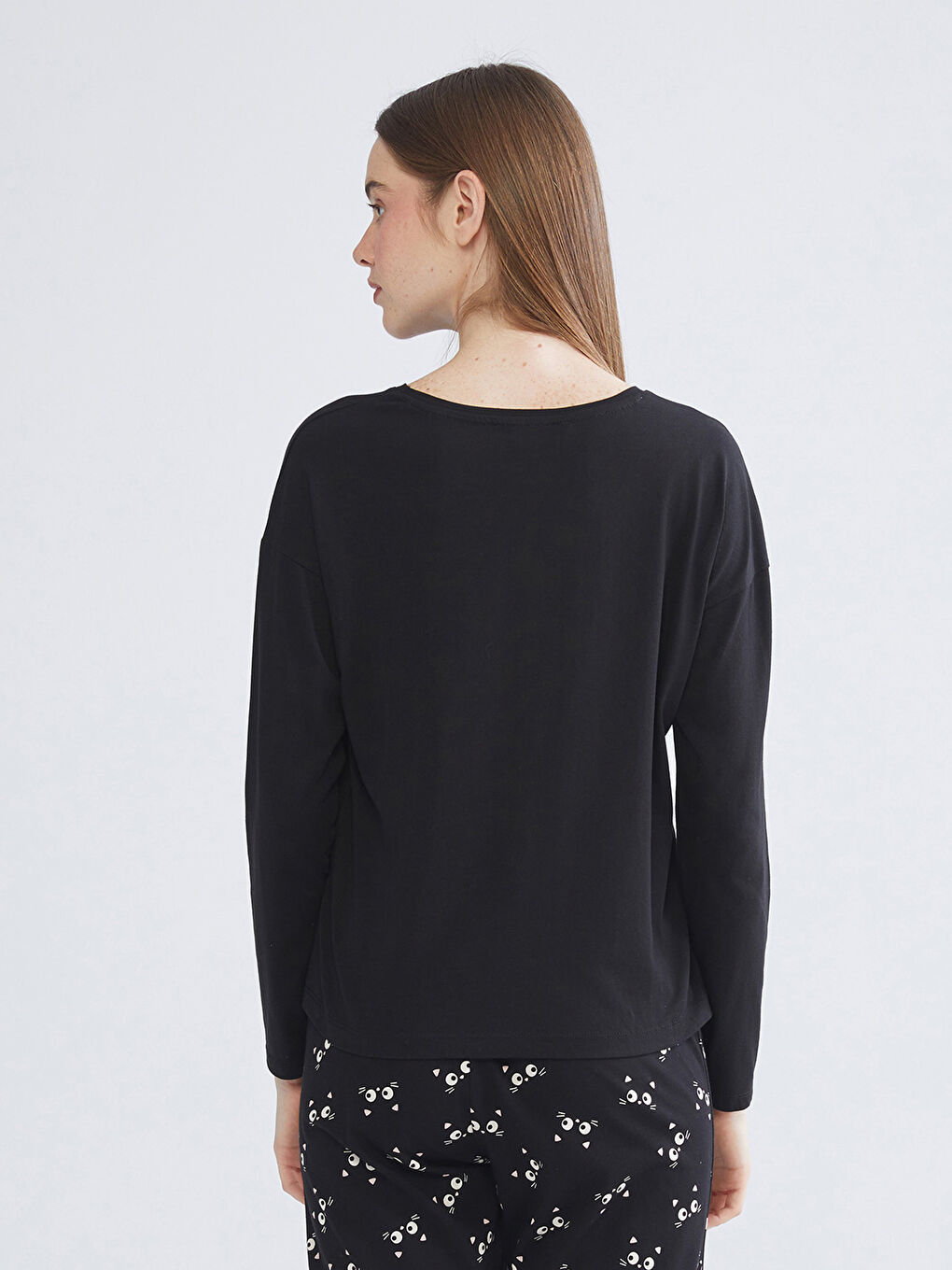 Siyah Bisiklet Yaka Baskılı Kadın Pijama Üst-1