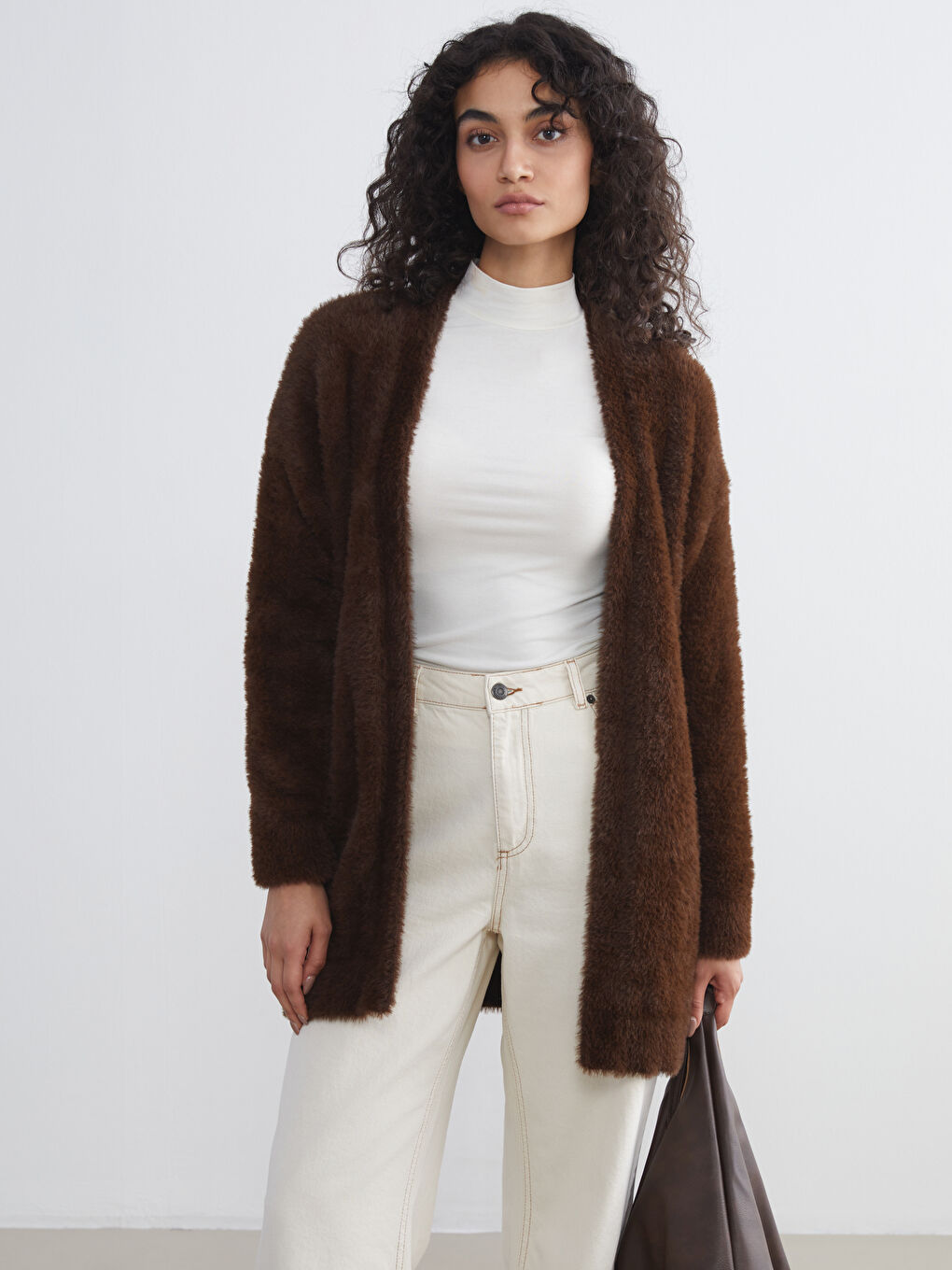 Bej Şal Yaka Kadın Pelüş Triko Hırka