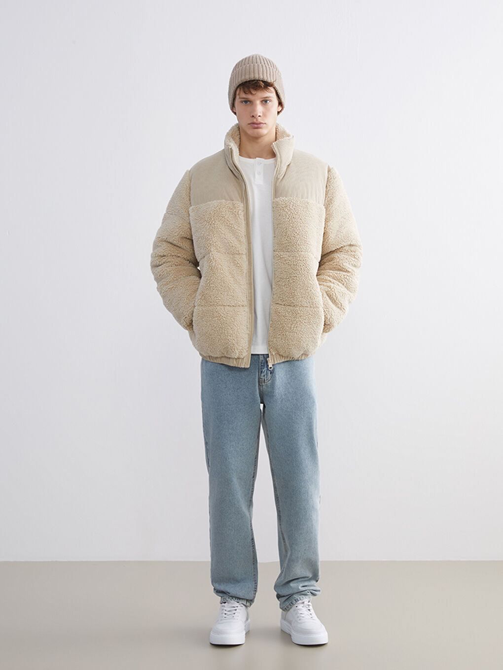 Bej Dik Yaka Erkek Pelüş Şişme Mont-1