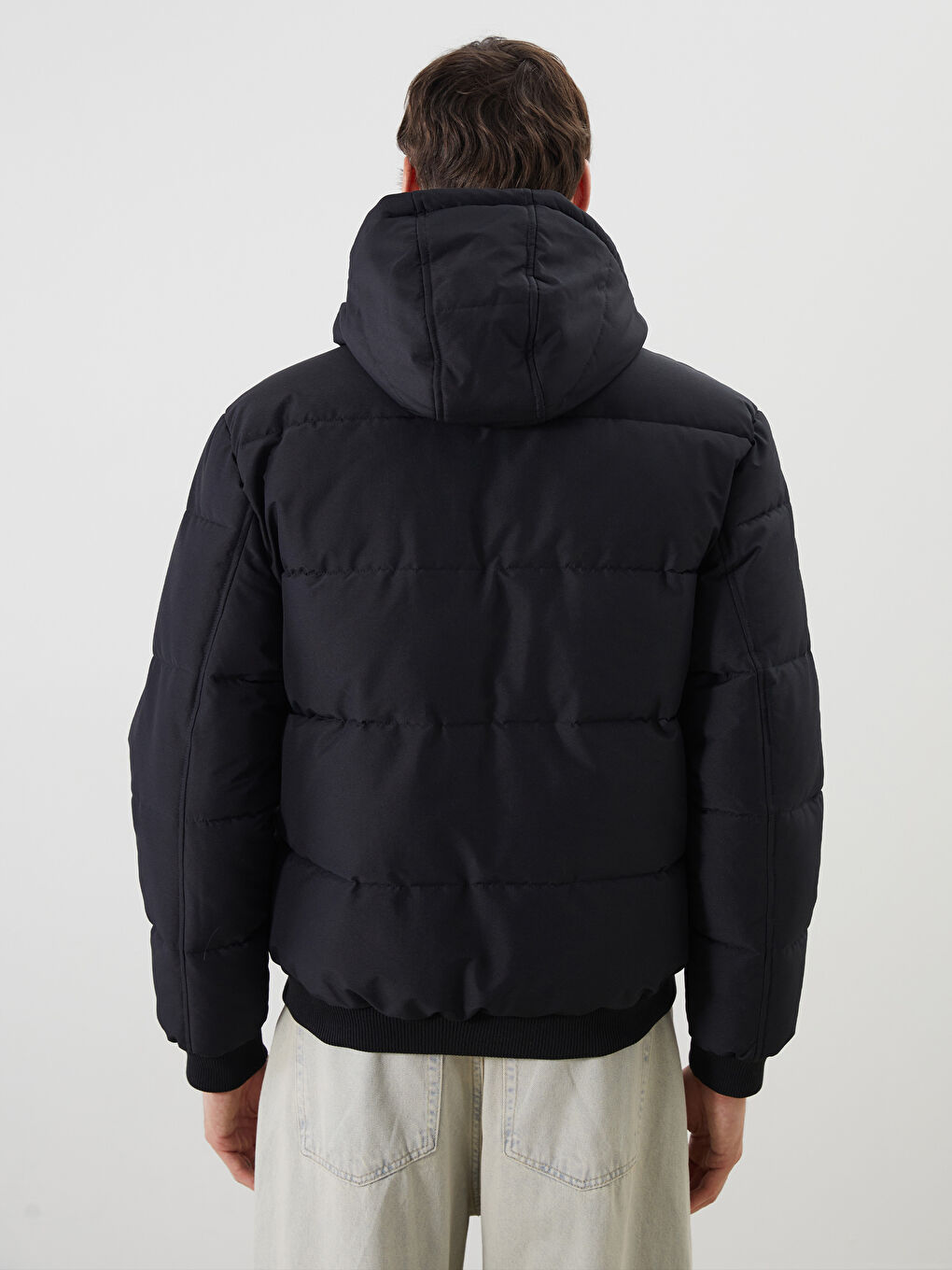 Siyah Standart Kalıp Kapüşonlu Erkek Mont-4