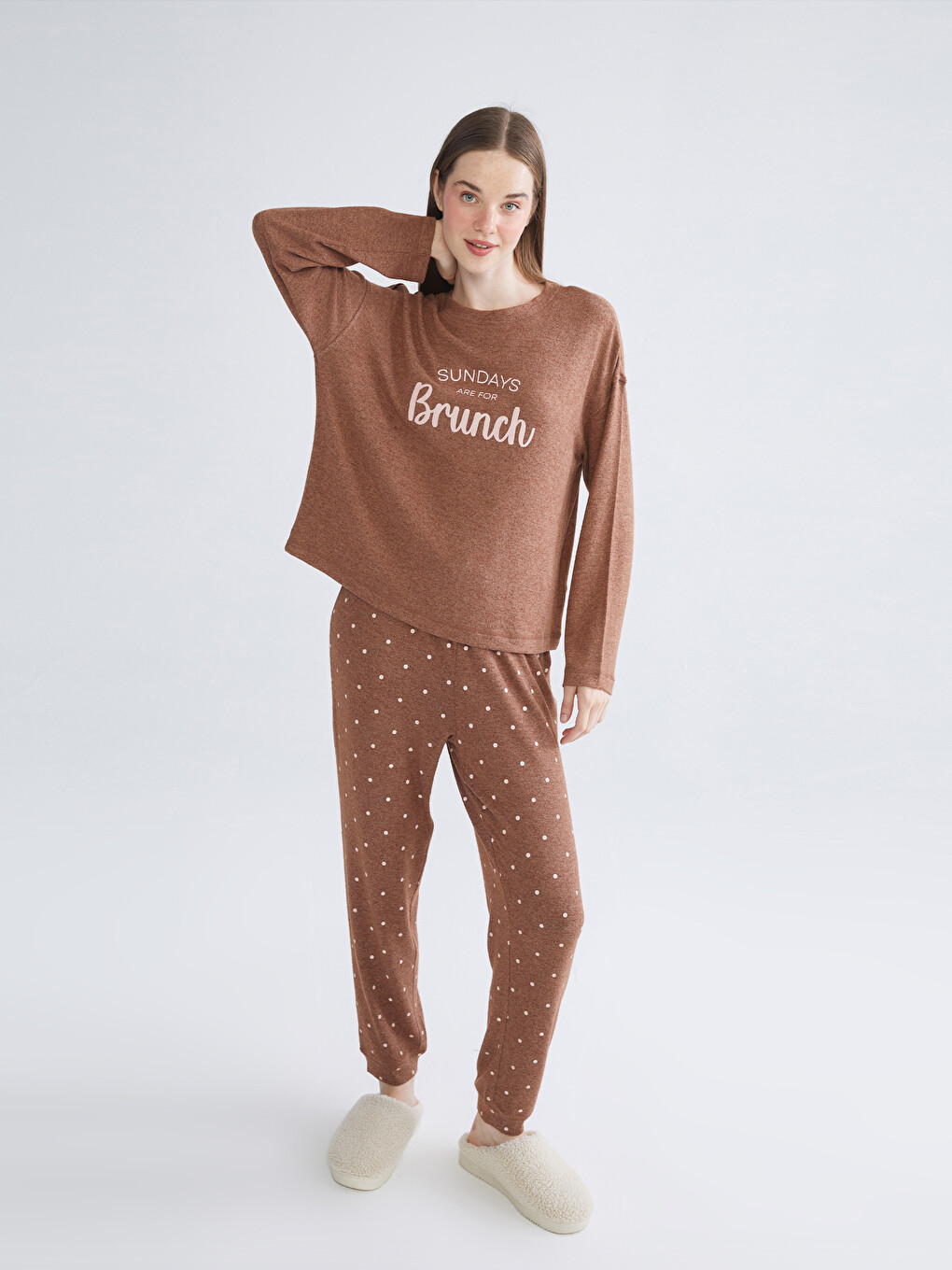 Kahverengi Bisiklet Yaka Baskılı Kadın Pijama Üstü