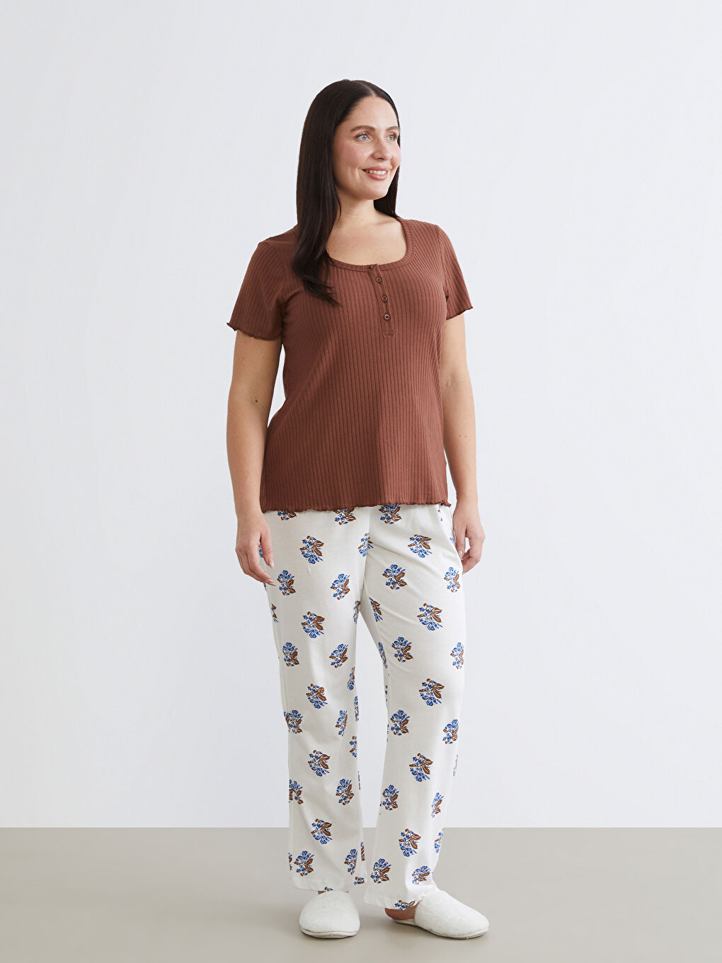 Ekru Desenli Kadın Pijama Takımı