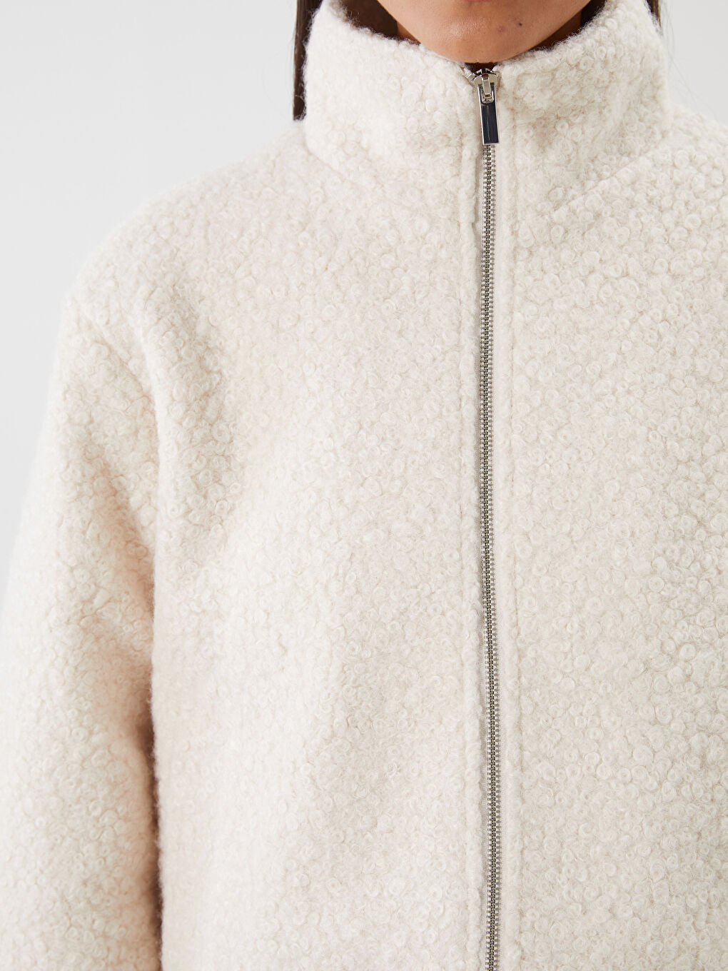 Ekru Dik Yaka Kadın Pelüş Mont-2