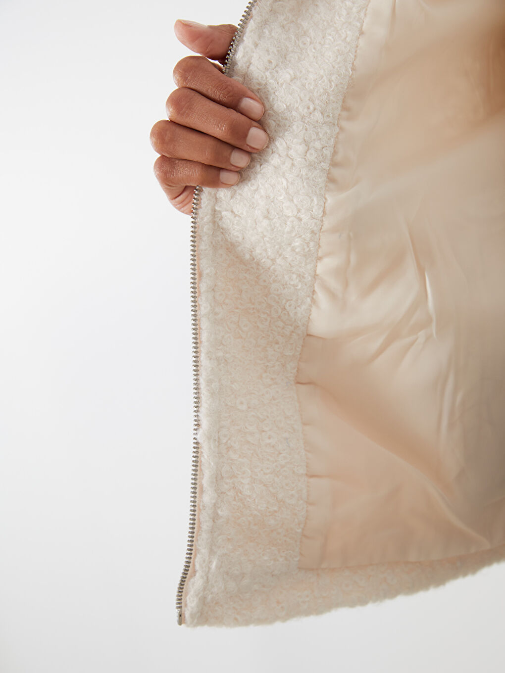 Ekru Dik Yaka Kadın Pelüş Mont-3