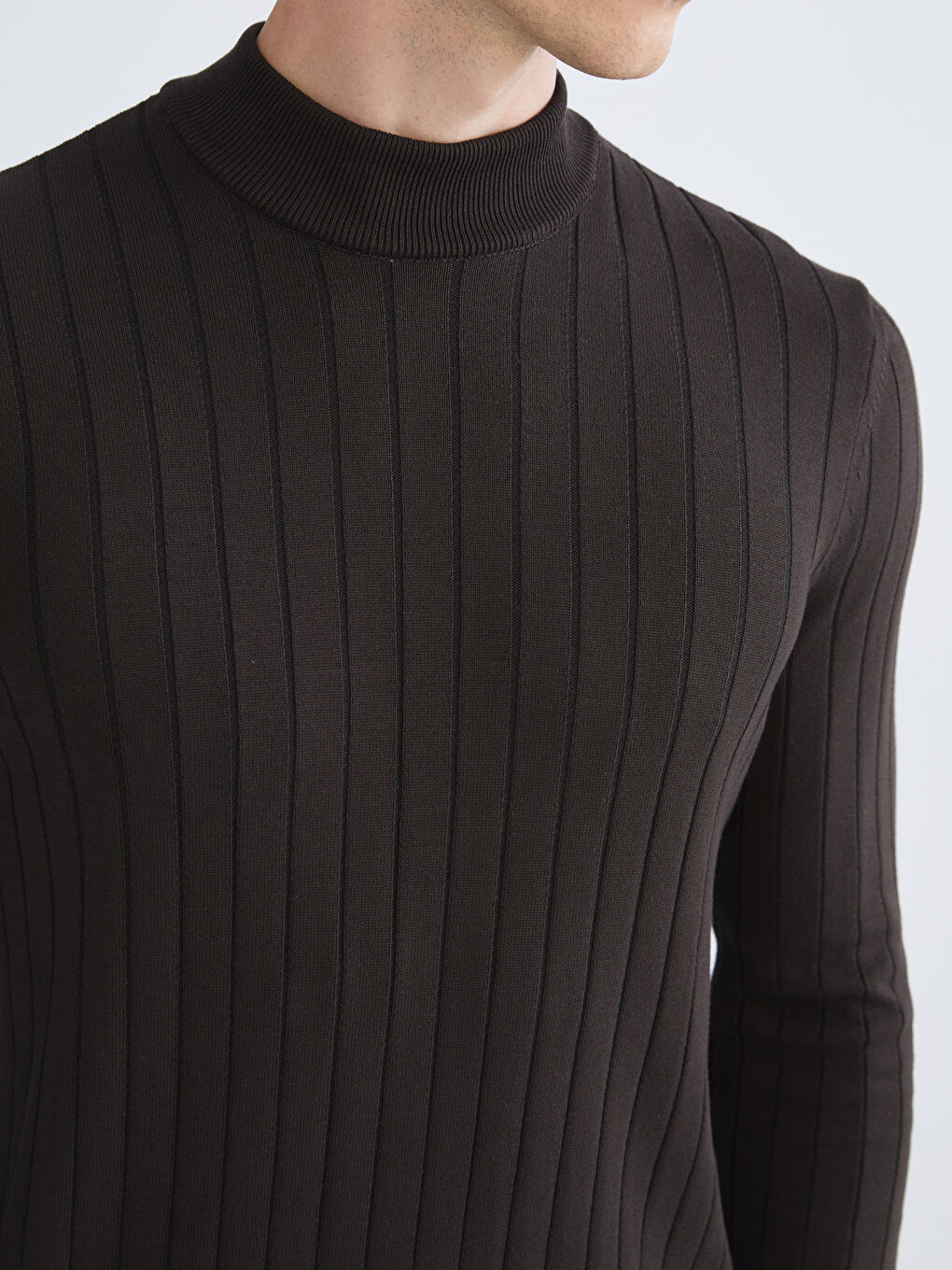 Kahverengi Yarım Balıkçı Yaka Erkek Triko Kazak-3