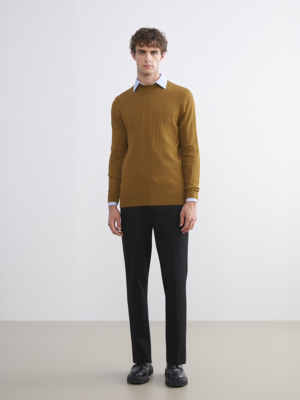 Ерлерге арналған жартылай биік жағалы трикотаж жемпір-1