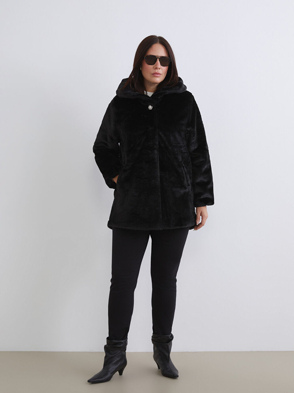 Жена Черно Палто-6