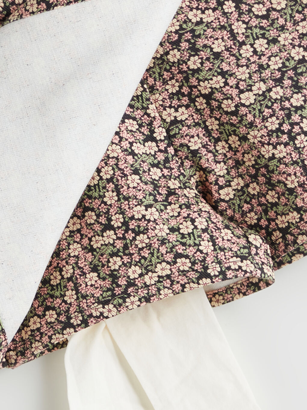 Siyah Çiçekli Kız Çocuk Şort Etek ve Külotlu Çorap 2'li-8