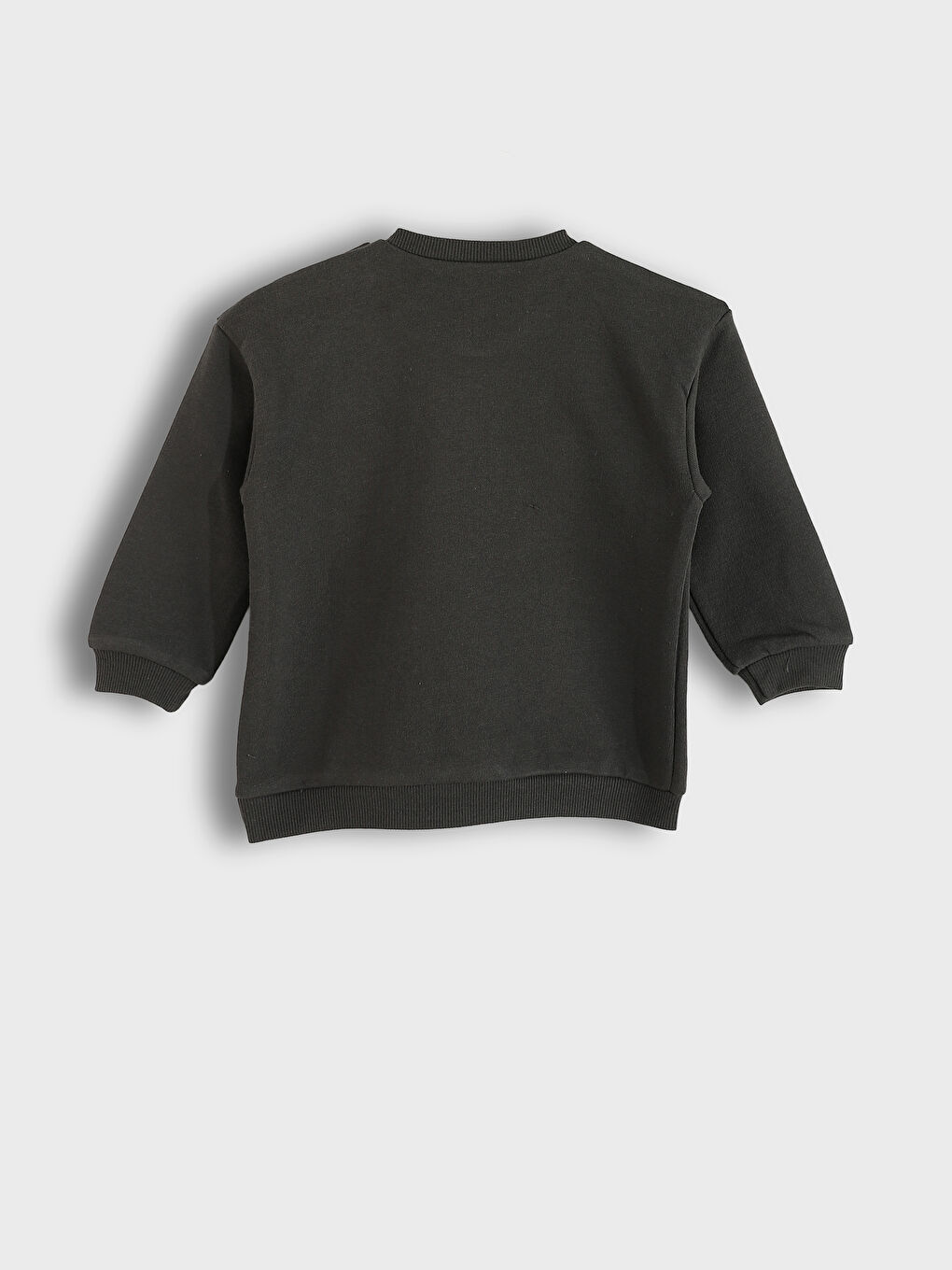 طقم كنزة برقبة دائرية مطبوعة بشخصية الأسد الملك وبنطال للأولاد الرضع - عبوة من قطعتين-3