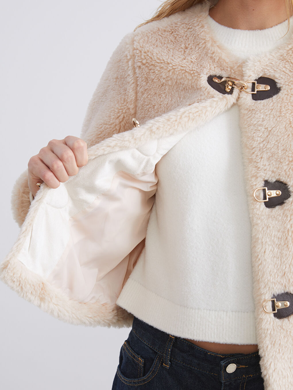 Ekru Bisiklet Yaka Kadın Pelüş Mont-3