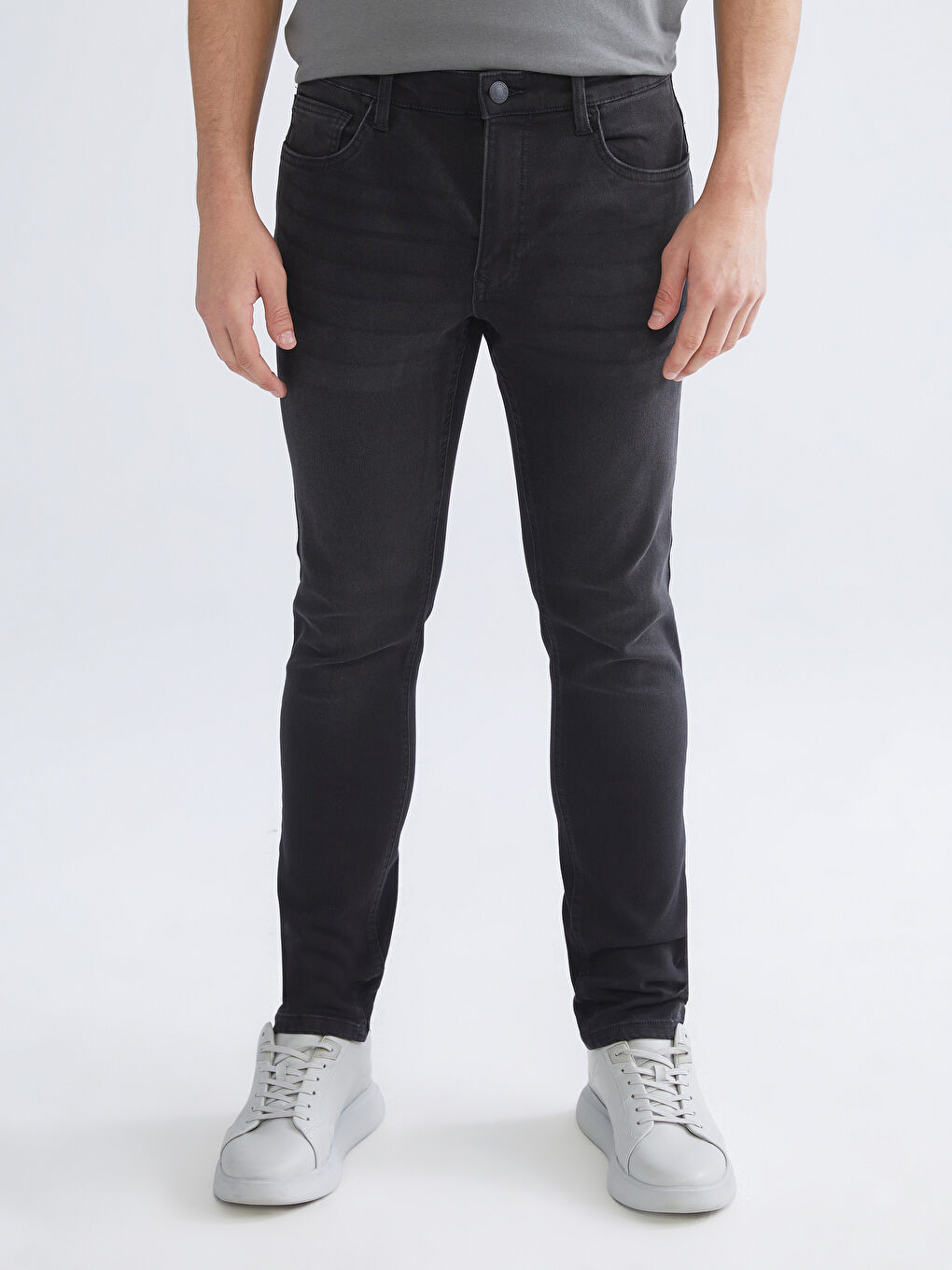 750 Regular Fit Men's Jeans-1