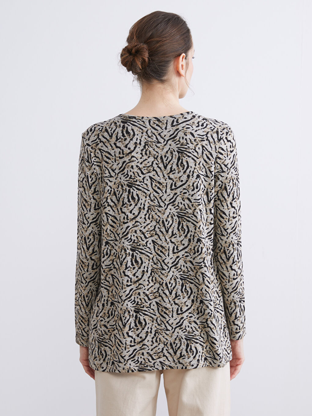Crew Neck Patterned Blouse-3