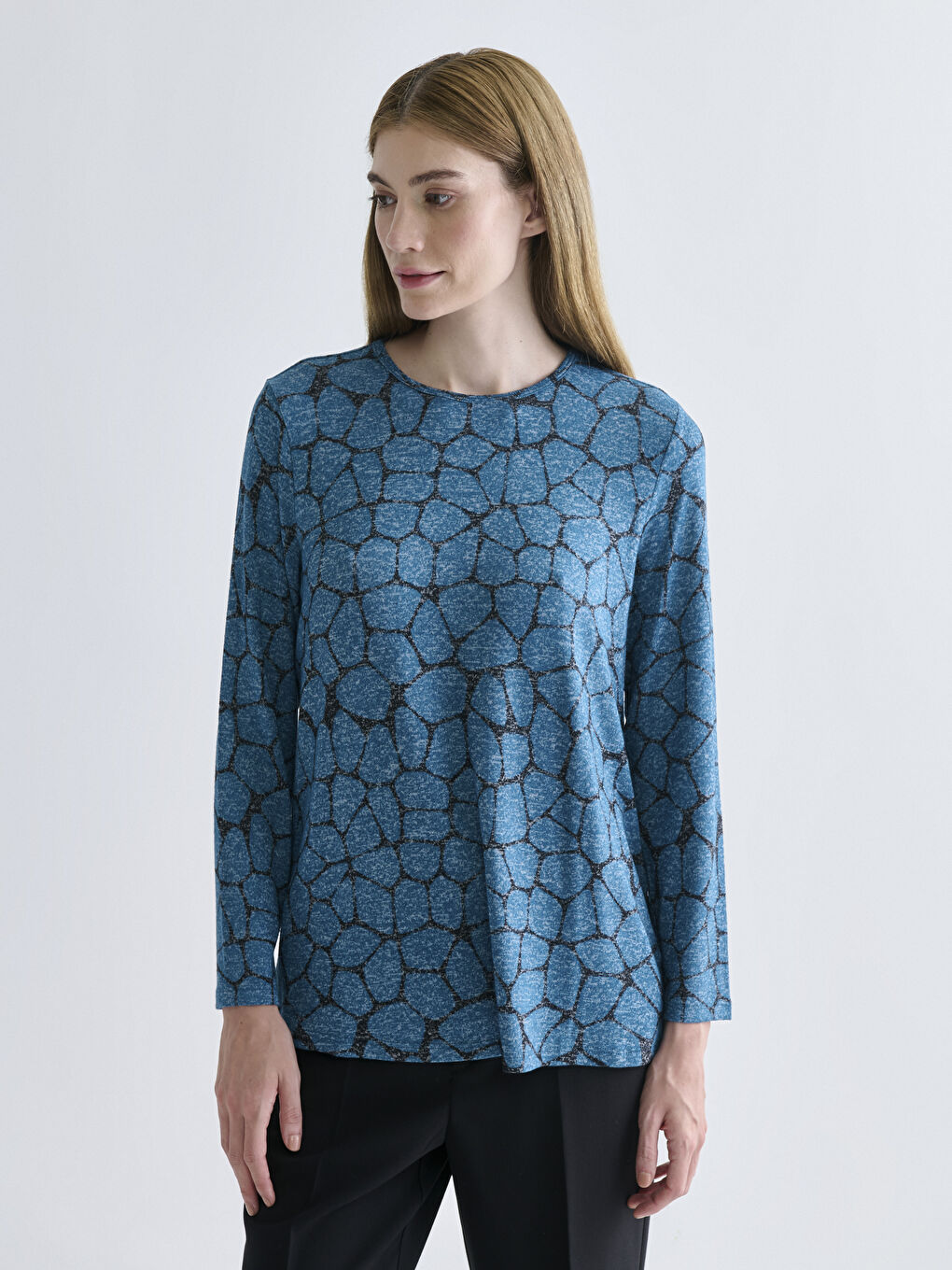Bluza sa okruglim izrezom i uzorkom