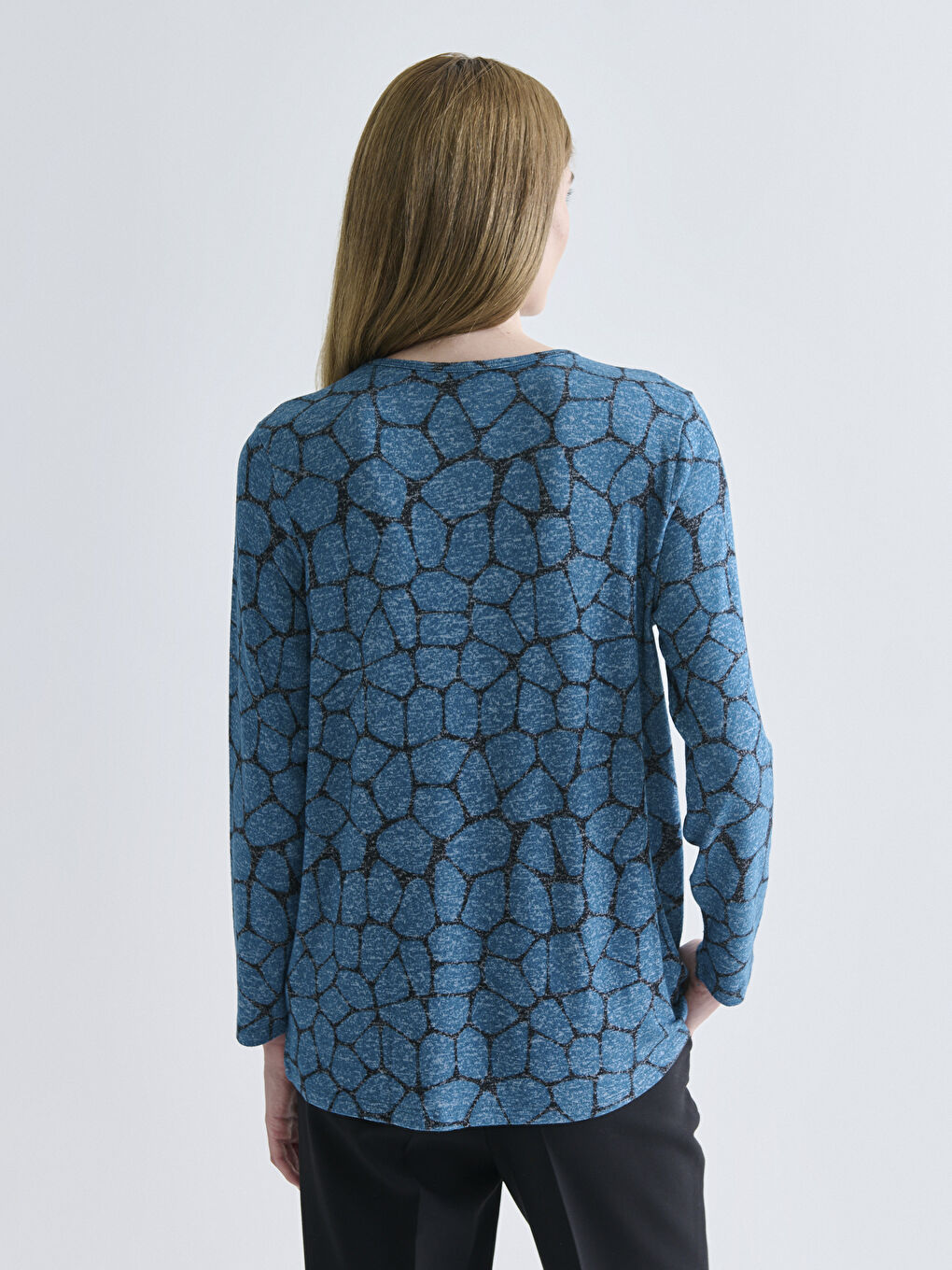 Bluza sa okruglim izrezom i uzorkom-3