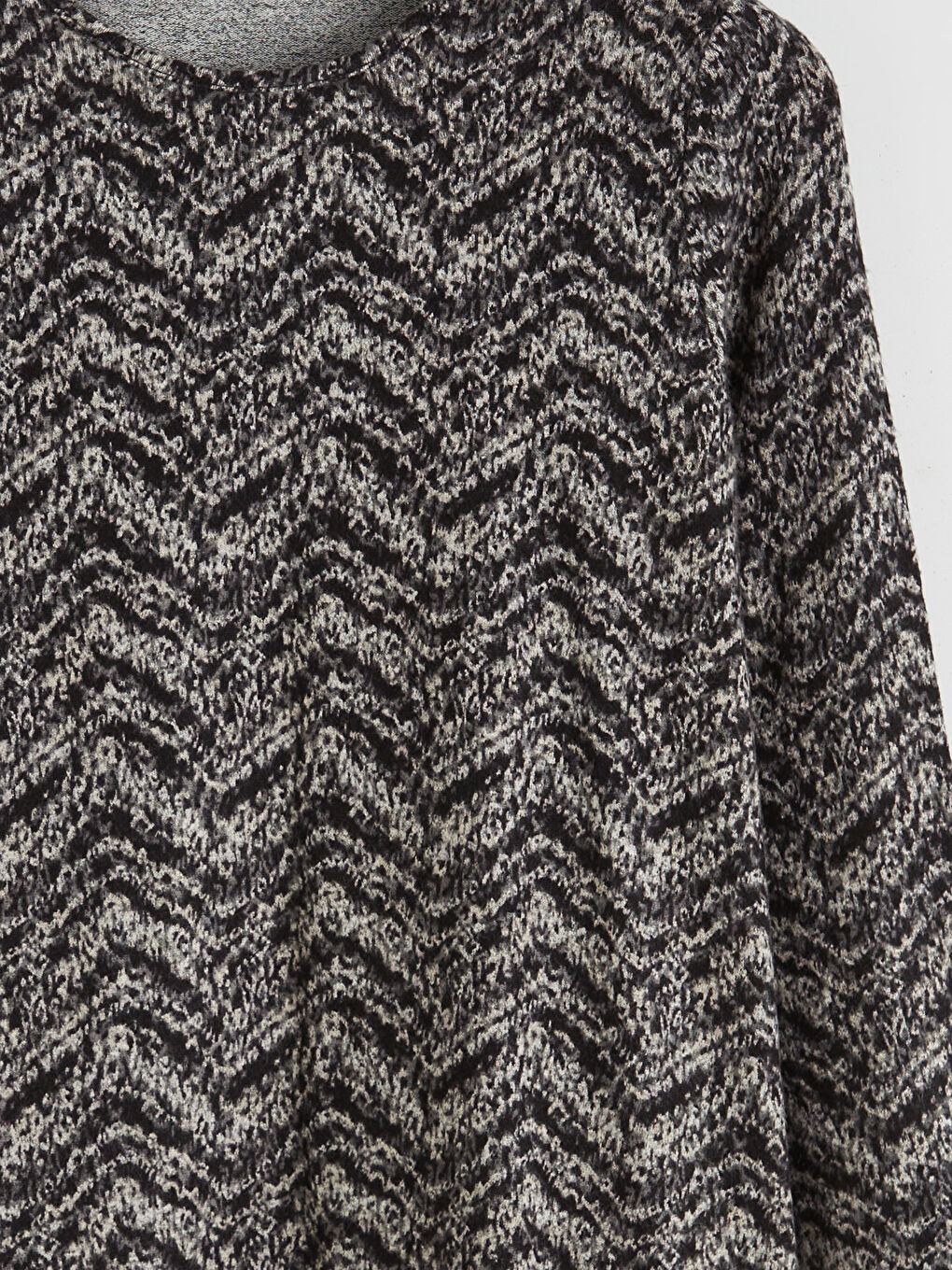 Crew Neck Patterned Blouse-5