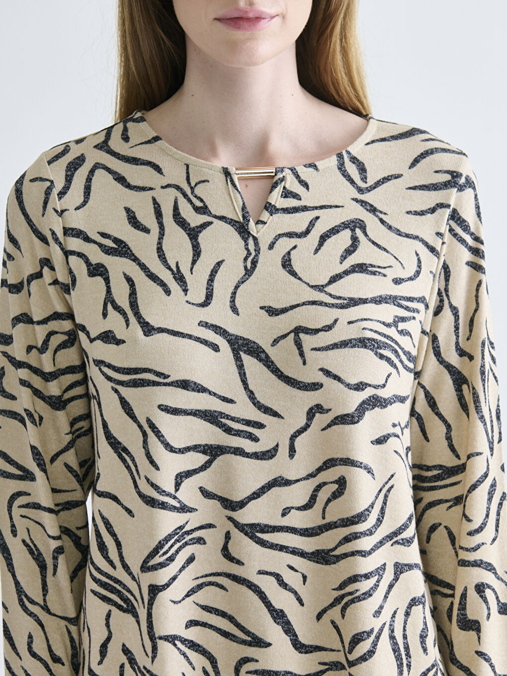 Crew Neck Patterned Blouse-2