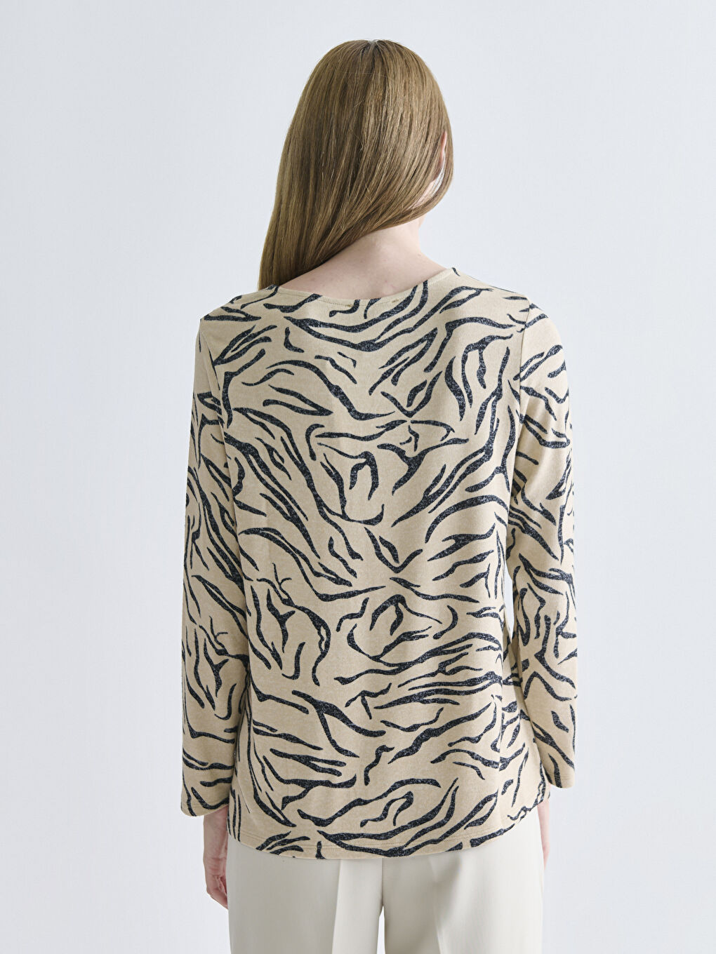 Crew Neck Patterned Blouse-3