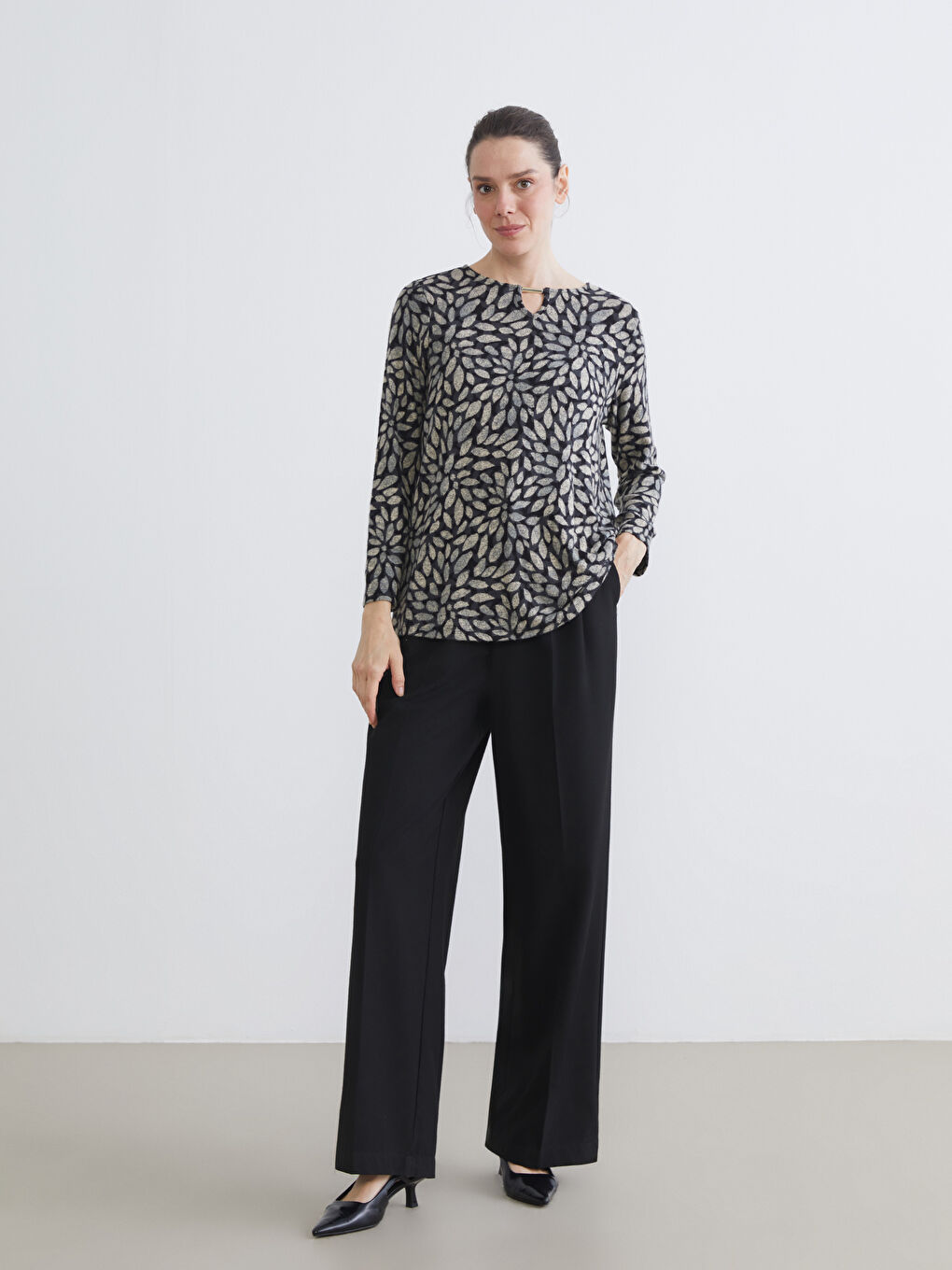 Siyah Bisiklet Yaka Desenli Bluz-1