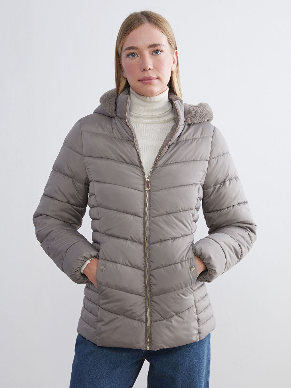 Kahverengi Kürklü Kapüşonlu Kadın Şişme Mont