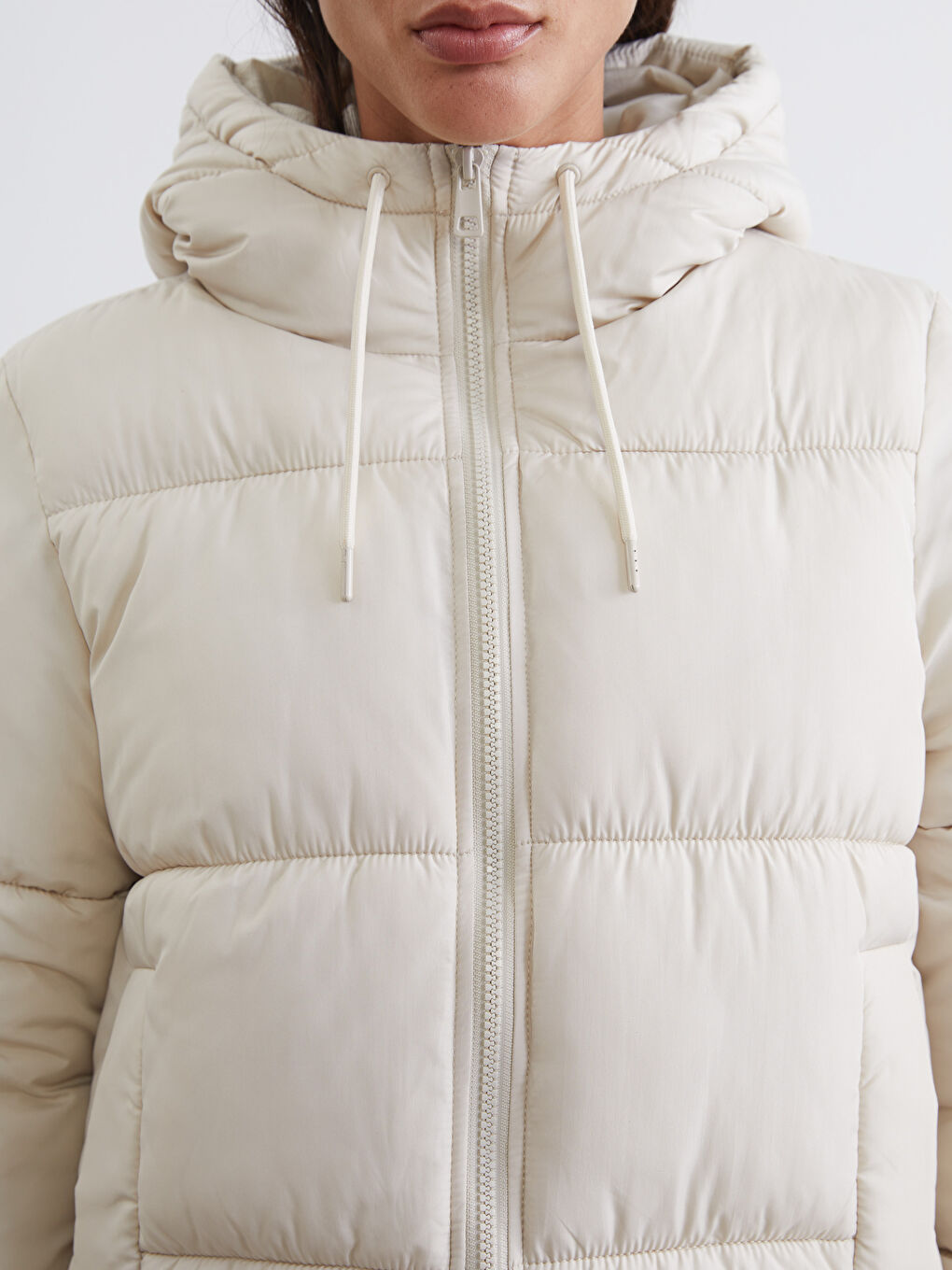 კაპიუშონიანი ქალებისთვის დუტის ქურთუკი-2