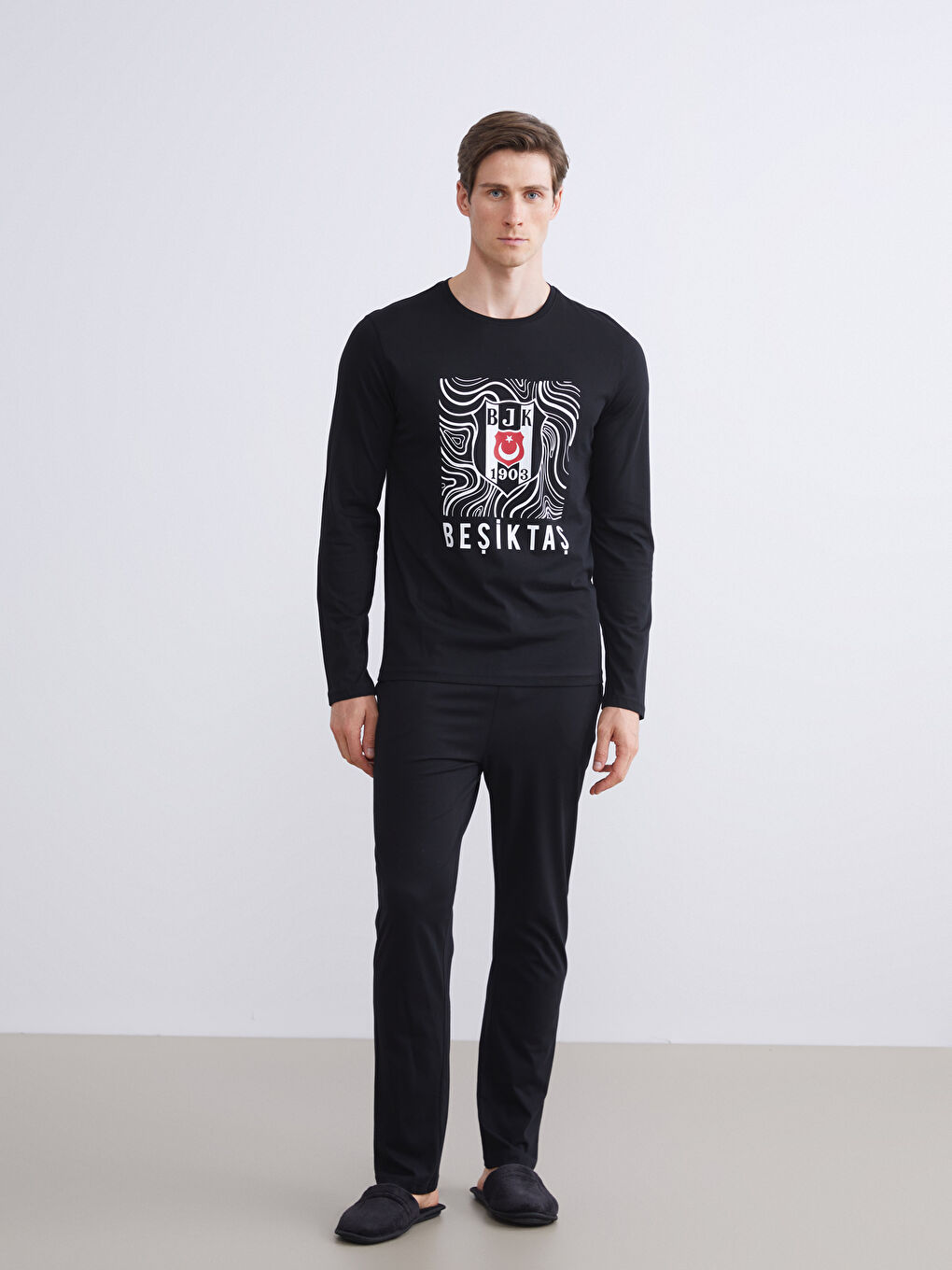 Siyah Standart Kalıp Beşiktaş Baskılı Erkek Taraftar Pijama Takımı-1