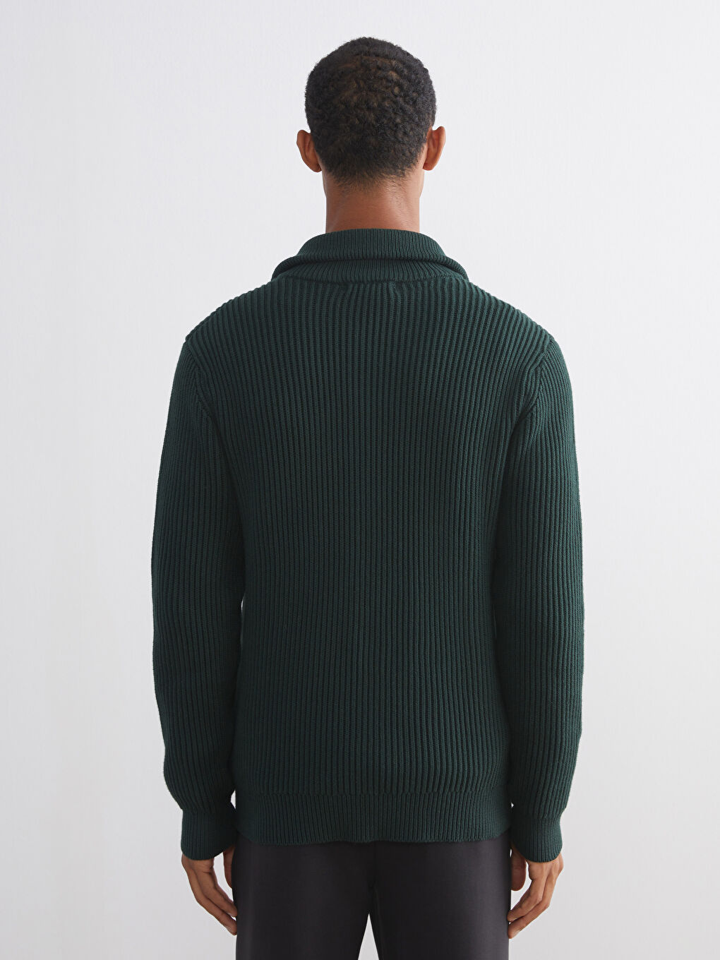 Кардиган из трикотажа с воротником-трубой стандартного кроя для мужчин-3