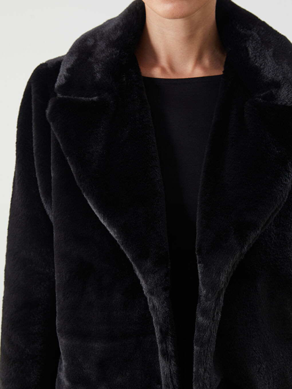 Siyah Ceket Yaka Kadın Kürk Kaban-2