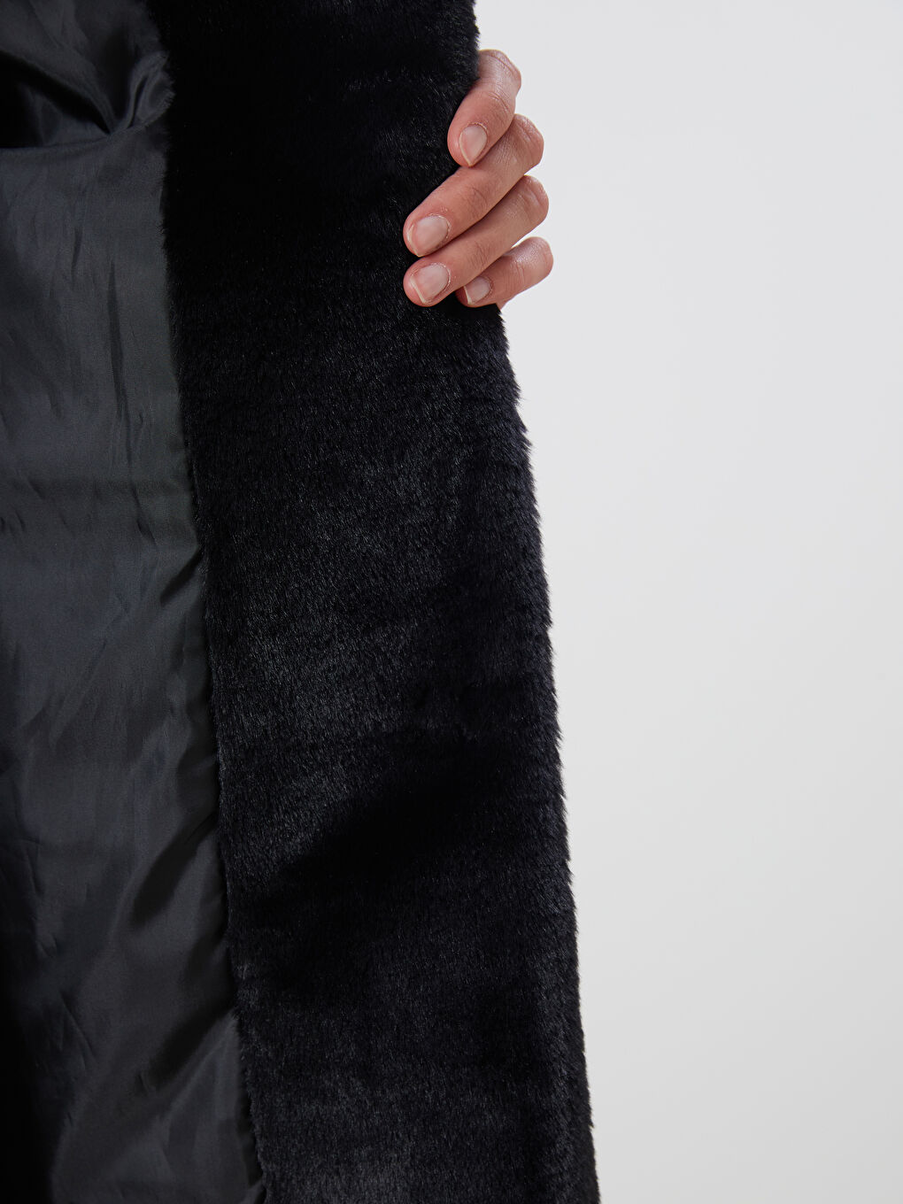 Siyah Ceket Yaka Kadın Kürk Kaban-3