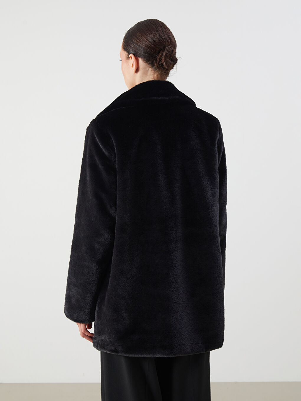 Siyah Ceket Yaka Kadın Kürk Kaban-4