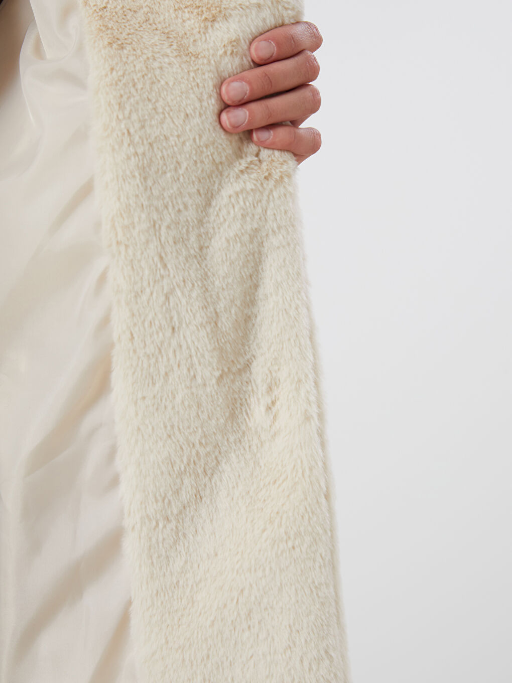 Bej Ceket Yaka Kadın Kürk Kaban-3