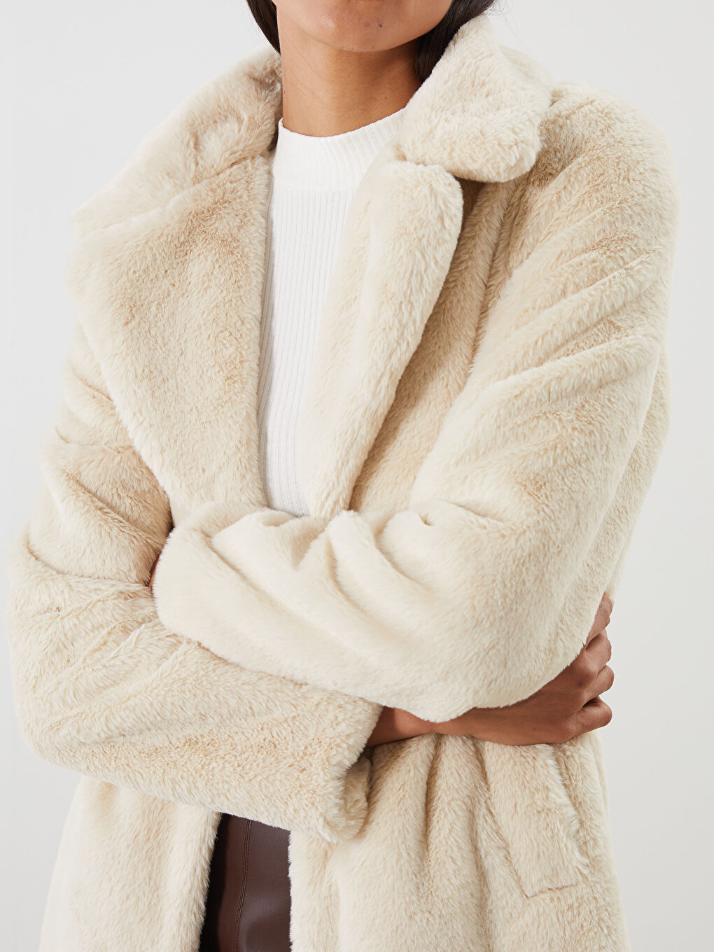 Bej Ceket Yaka Kadın Kürk Kaban-2