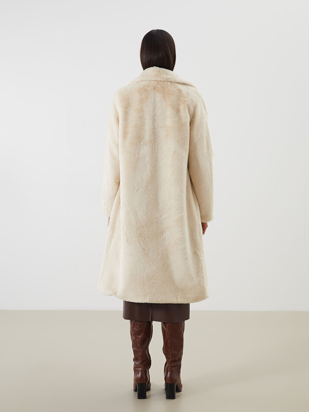 Bej Ceket Yaka Kadın Kürk Kaban-4