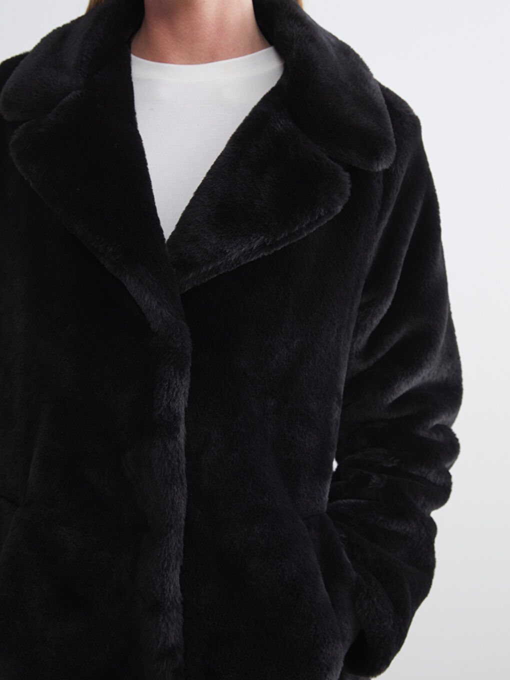 Siyah Ceket Yaka Kadın Kürk Kaban-2