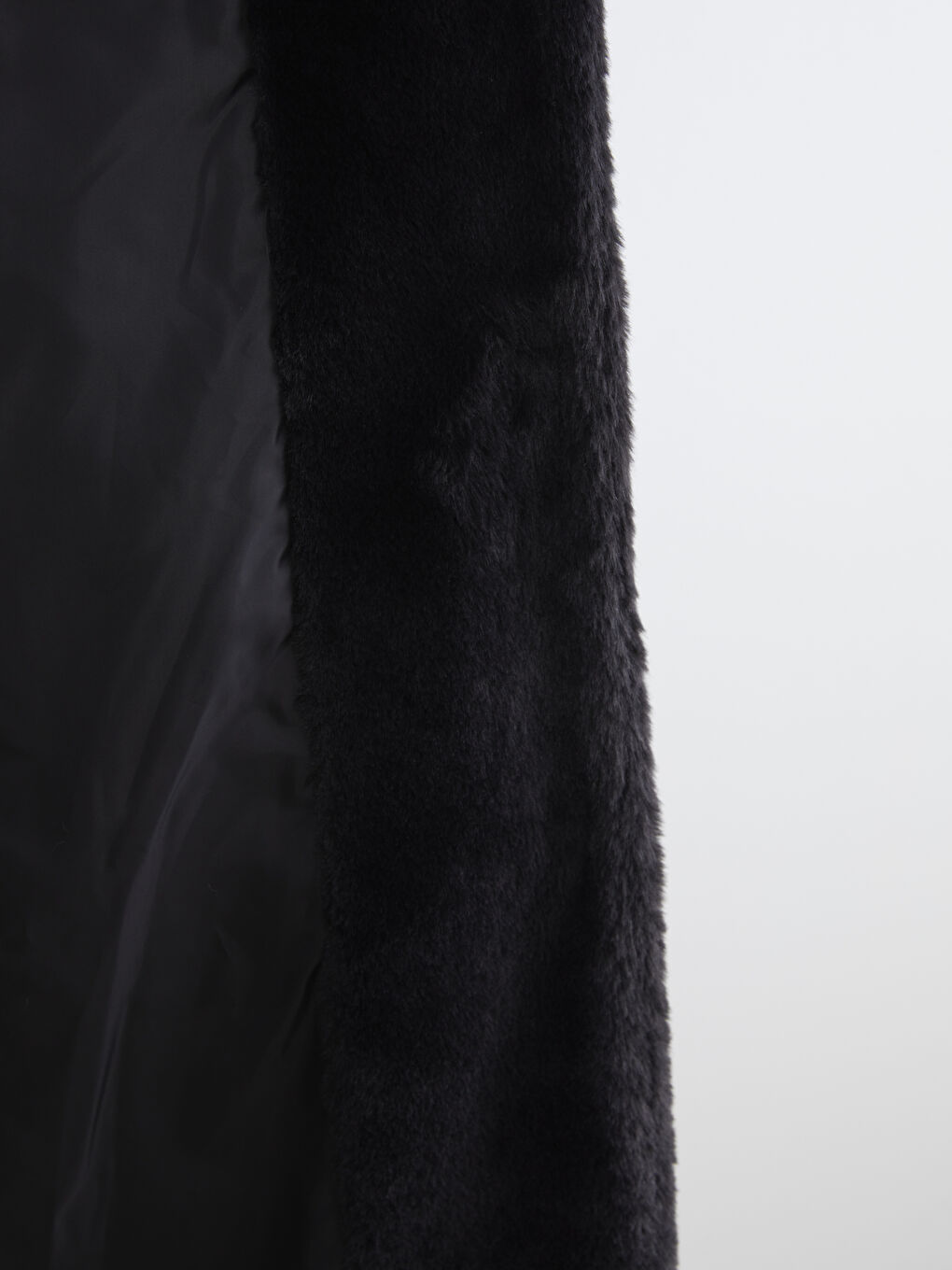 Siyah Ceket Yaka Kadın Kürk Kaban-3