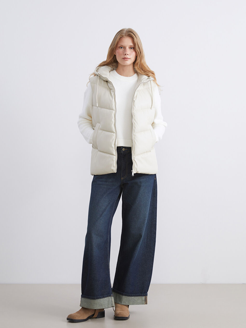 Ekru Kapüşonlu Kadın Şişme Yelek-1