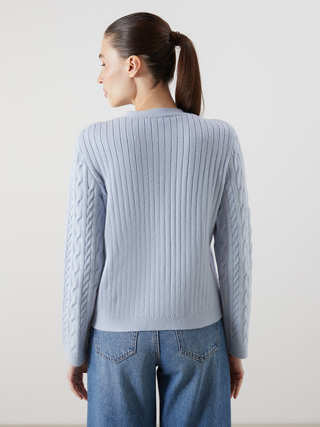 LCWAIKIKI Classic Crew Neck Self Patterned Long Sleeve Women's Tricot Cardigan -W5BN12Z8-CUN